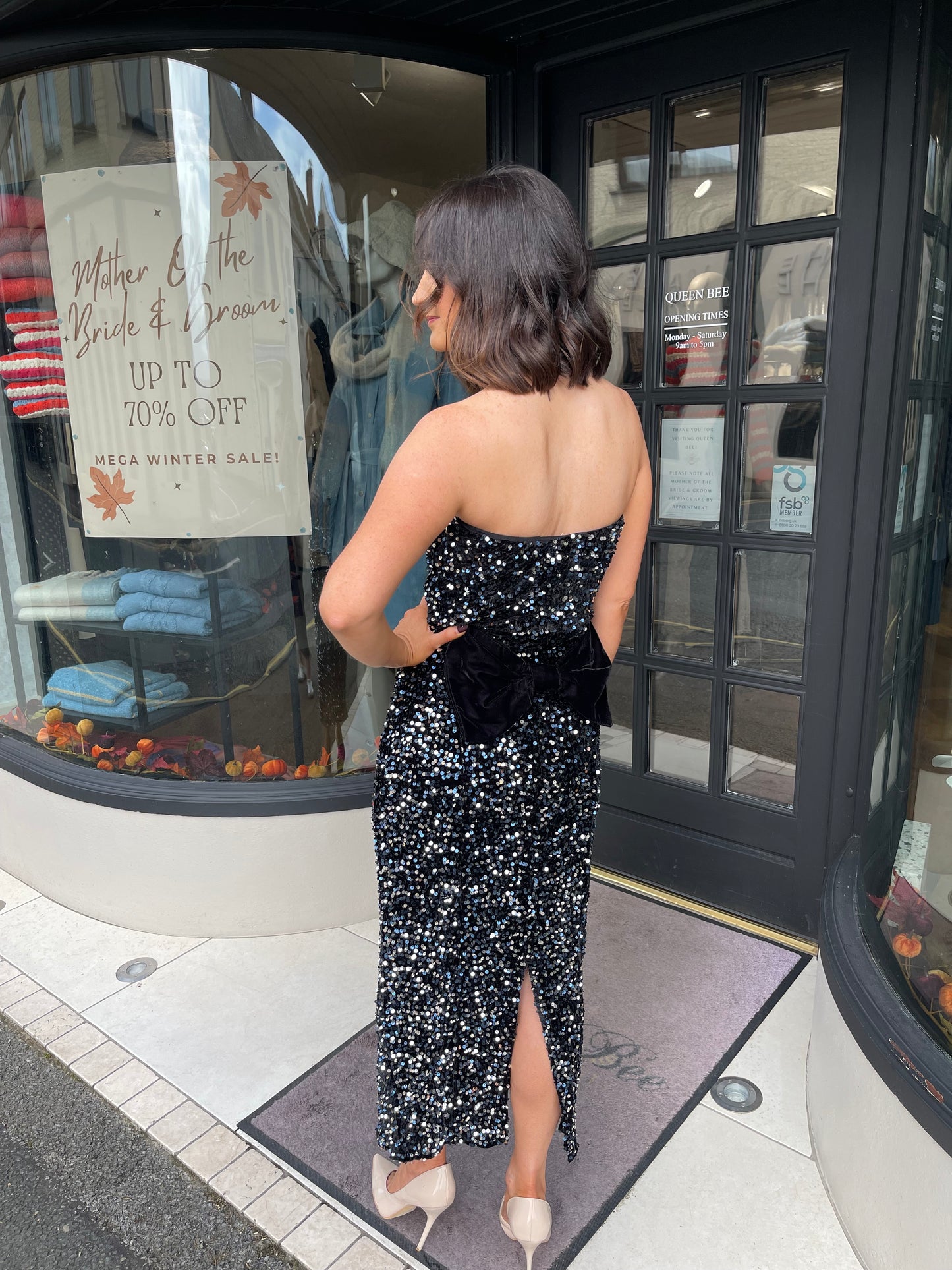 Hope & Ivy Black Sequin Bambi Dress