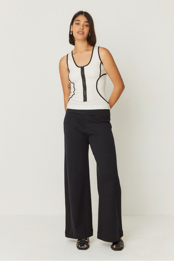 SKFK Irane White & Black Piping Top