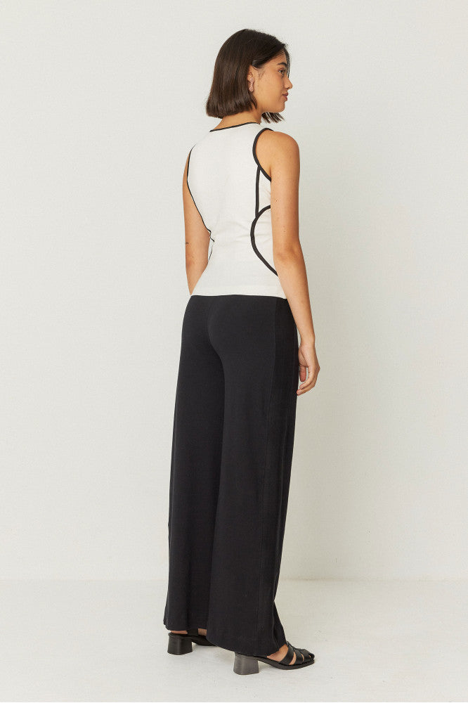 SKFK Irane White & Black Piping Top