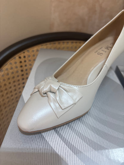 Emis Ivory Bow Low Heel