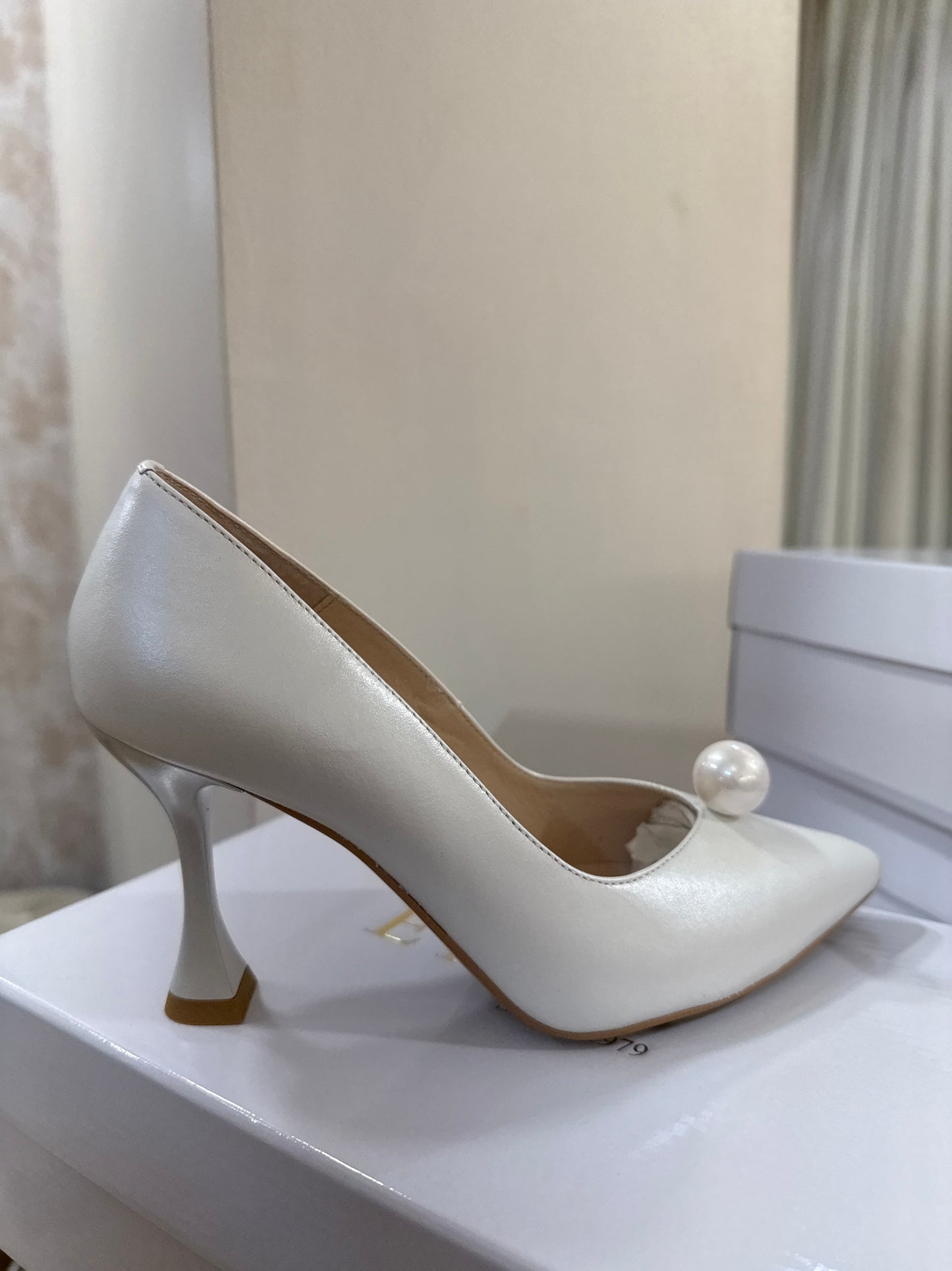 Emis Ecru Pearl Cuban High Heel