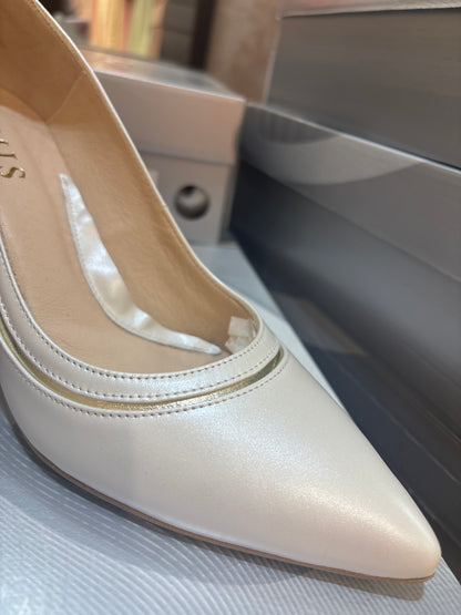 Emis Ivory & Gold Mid Heel Shoe