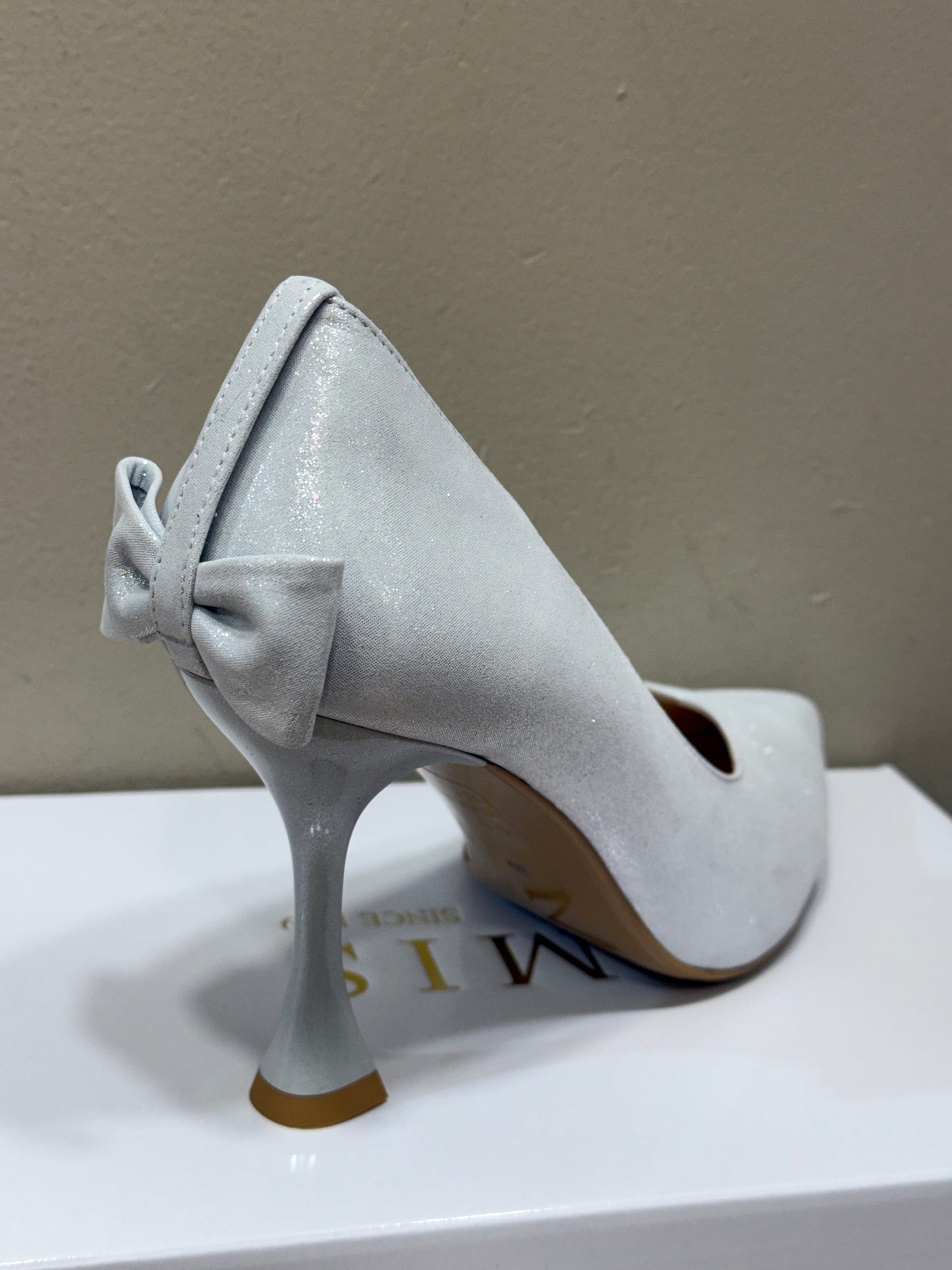 Emis White Silver Pointy Toe Heel
