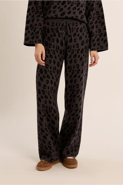 Molly Bracken E1802EN Leopard Knitted Trousers